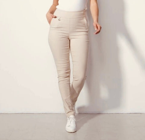 Daily Sports Pants Magic Sand (Only AU6 & AU16 left)
